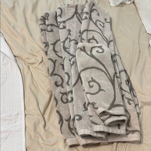 Gray and Cream Swirl Pattern Towels